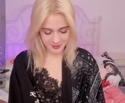 candyhannah is a 19 year old female webcam sex model.