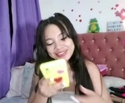 mena_hicks is a 23 year old female webcam sex model.