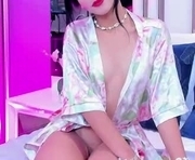kitty_eliffe is a 20 year old female webcam sex model.