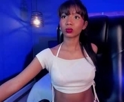 gigi_strawberry is a 18 year old female webcam sex model.