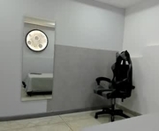 klariz09 is a 33 year old female webcam sex model.