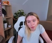jessica_kissess is a 20 year old female webcam sex model.