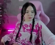 darsi_dars is a 19 year old female webcam sex model.