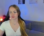 piinkpandora is a 25 year old female webcam sex model.