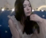 earthabarris is a 18 year old female webcam sex model.