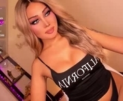 lil_m1ss_silly is a 25 year old shemale webcam sex model.