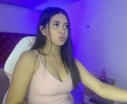anniee_kors is a 21 year old female webcam sex model.