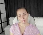 seraphineclark is a 21 year old female webcam sex model.