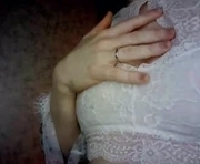 _kylle_ is a 19 year old female webcam sex model.