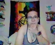 queenkriss97 is a 28 year old female webcam sex model.