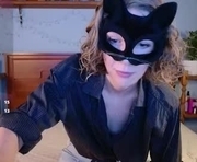 daisy_lovely is a 30 year old female webcam sex model.