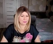 crystallleyes is a 32 year old female webcam sex model.