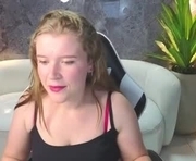 carla_tp is a 23 year old female webcam sex model.