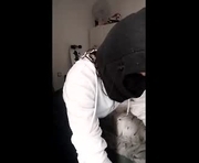 cootie_pinklips is a 25 year old female webcam sex model.