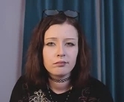 ariannaparliman is a 18 year old female webcam sex model.