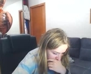 honeydewmolly is a 31 year old female webcam sex model.