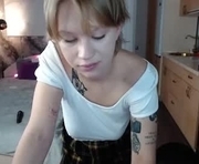 molly_smolly_ is a 18 year old female webcam sex model.