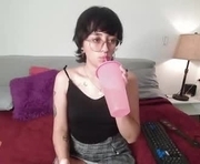 moon_loves is a 18 year old female webcam sex model.