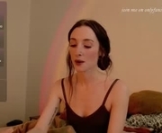 earliegrey is a 26 year old female webcam sex model.