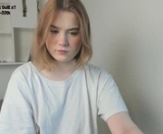 shoggothy is a 19 year old female webcam sex model.