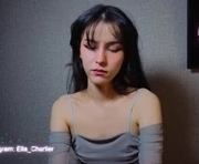 ella_hayes is a 18 year old female webcam sex model.