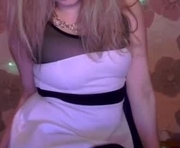 queen_daenerys is a 26 year old female webcam sex model.