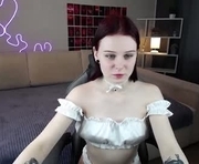lonievan is a 19 year old female webcam sex model.