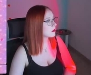 margaret_red is a 18 year old female webcam sex model.