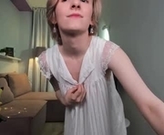 yellow_songbird is a 21 year old female webcam sex model.