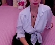 miaelliot is a 20 year old female webcam sex model.
