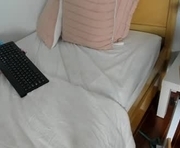 chanel_alvarez is a 18 year old female webcam sex model.