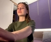 jodyallenson is a 18 year old female webcam sex model.