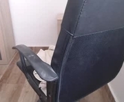 toaster1993 is a 31 year old male webcam sex model.