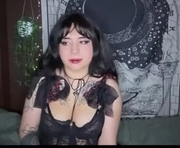 karinari is a 21 year old female webcam sex model.