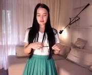 toriflame is a 18 year old female webcam sex model.