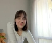 saphirree is a 18 year old female webcam sex model.