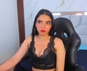 salomeortiiz is a 18 year old female webcam sex model.