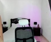 maddie_foxx is a 26 year old female webcam sex model.