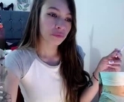 daddys_littlelisa is a 18 year old female webcam sex model.