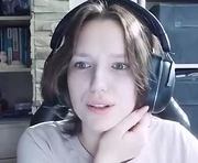 diana_back3 is a  year old female webcam sex model.