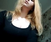 hillaryschiraldi is a 18 year old female webcam sex model.