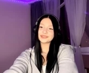 jeaneburroughs is a 18 year old female webcam sex model.