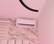 ellisrossi is a 19 year old female webcam sex model.