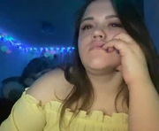 ashleyrosee_ is a 20 year old female webcam sex model.