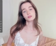 marionfuuller is a 18 year old female webcam sex model.