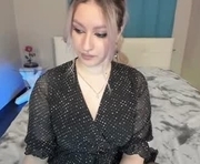 su4e4ka555 is a 27 year old female webcam sex model.