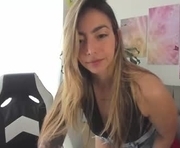 sophiacollins1 is a 26 year old female webcam sex model.