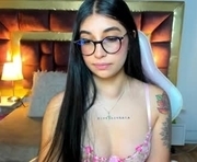 natthalop is a 18 year old female webcam sex model.