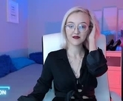 jennyley is a 18 year old female webcam sex model.