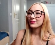 foxeslovefoxes is a 25 year old couple webcam sex model.